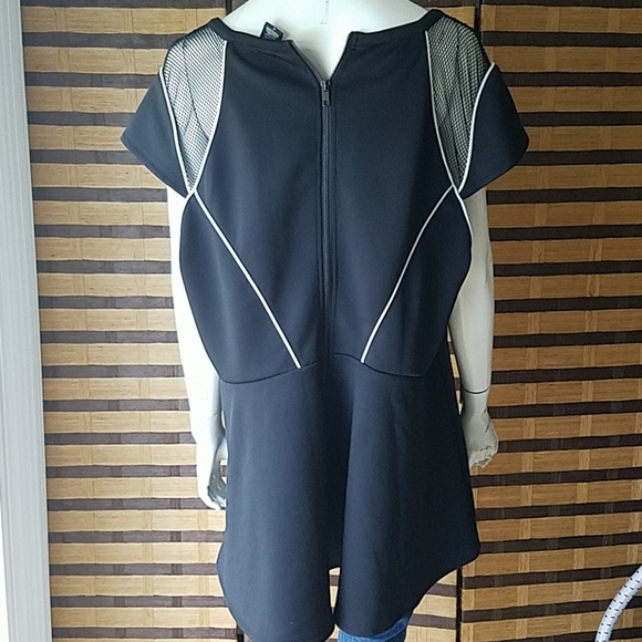 EUC!  Torrid stretch top - Picture 6 of 10